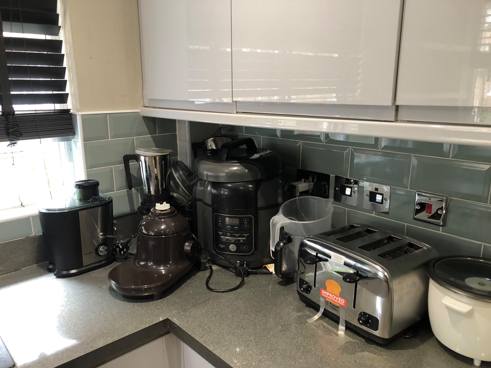 Kitchen worktop declutter — after cleaning